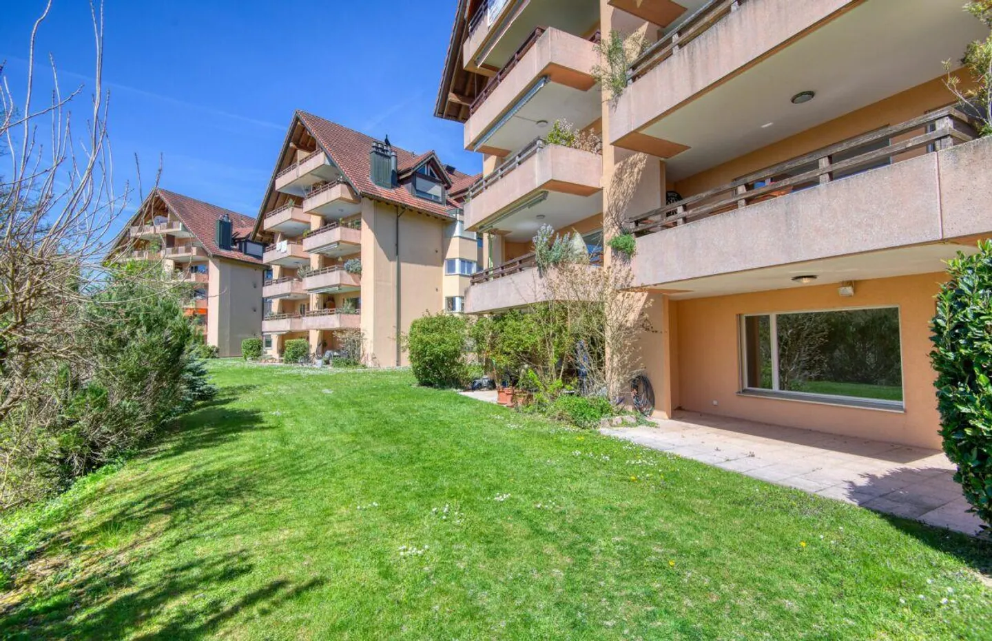 Appartamento 4½ locali tranquillo e idilliaco CON AREA SEDUTA NEL VERDE - Foto 8 di 14
