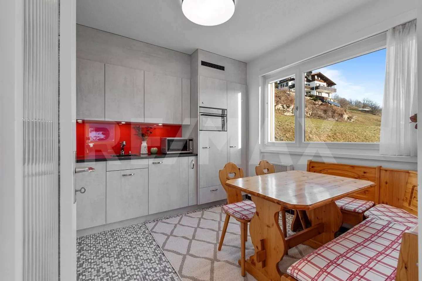 Charmante 2 ½ Zimmerwohnung mit bezaubernder Aussicht - Foto 10 von 13