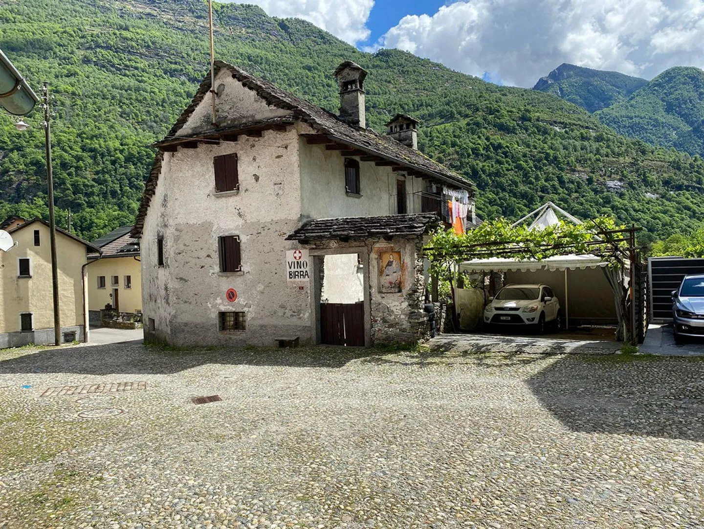 Characteristic house in the heart of the village of Lodano - Photo 8 of 12