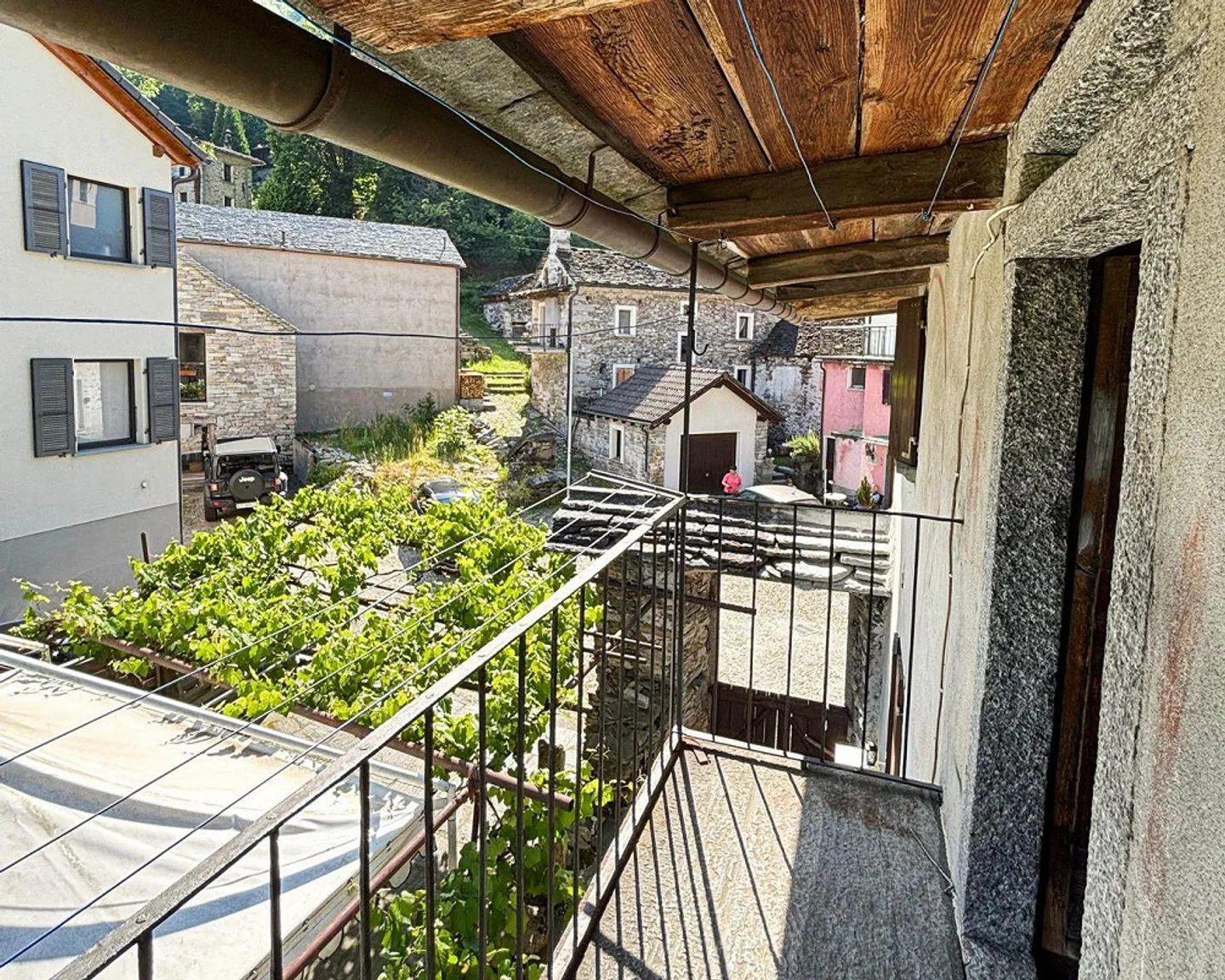 Characteristic house in the heart of the village of Lodano - Photo 10 of 12
