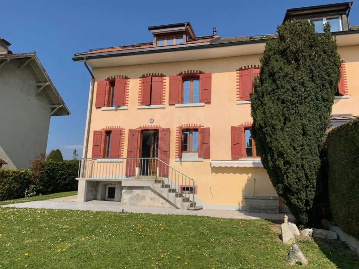 6-Zimmer-Haus - Foto 1 von 5