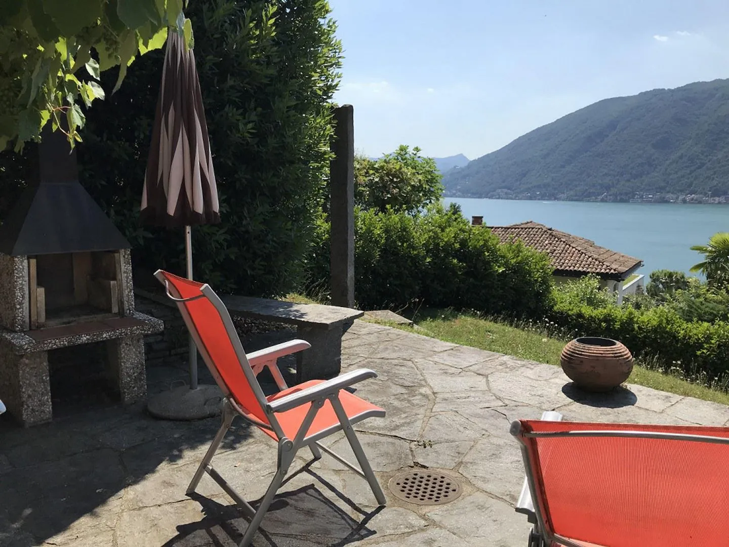 STUPENDO 2.5 LOCALI ARREDATO CON VISTA PANORAMICA SUL LAGO - Foto 12 di 13