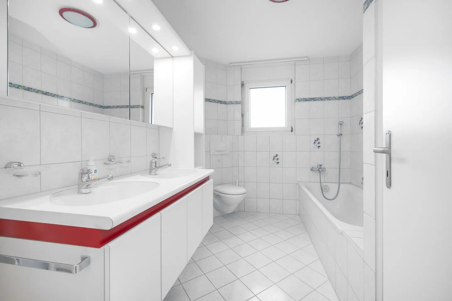 Spacious garden apartment in a quiet location - Photo 7 of 11