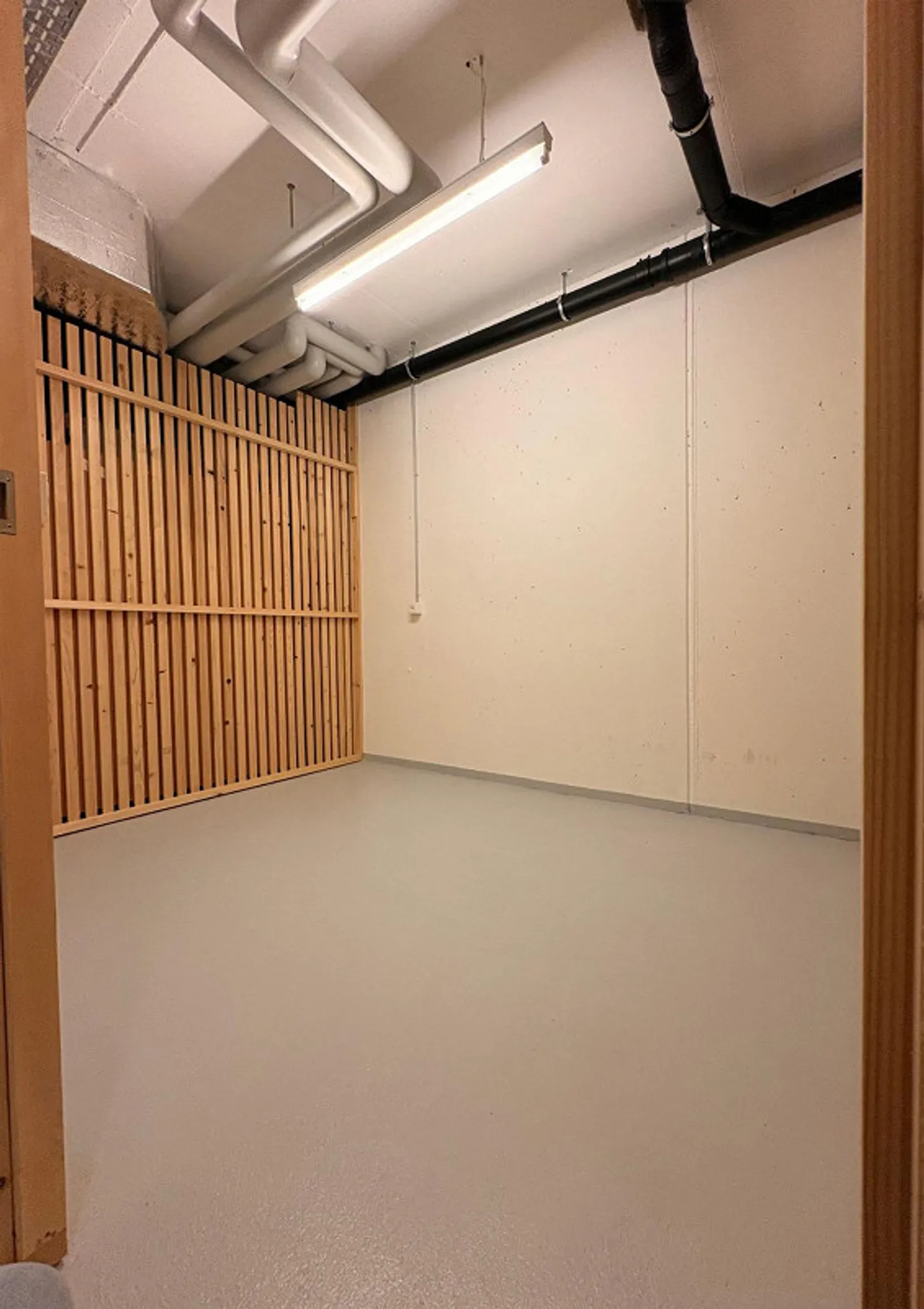 Appartement moderne de 2,5 pièces incluant une place de garage et un grand balcon - Photo 11 sur 12