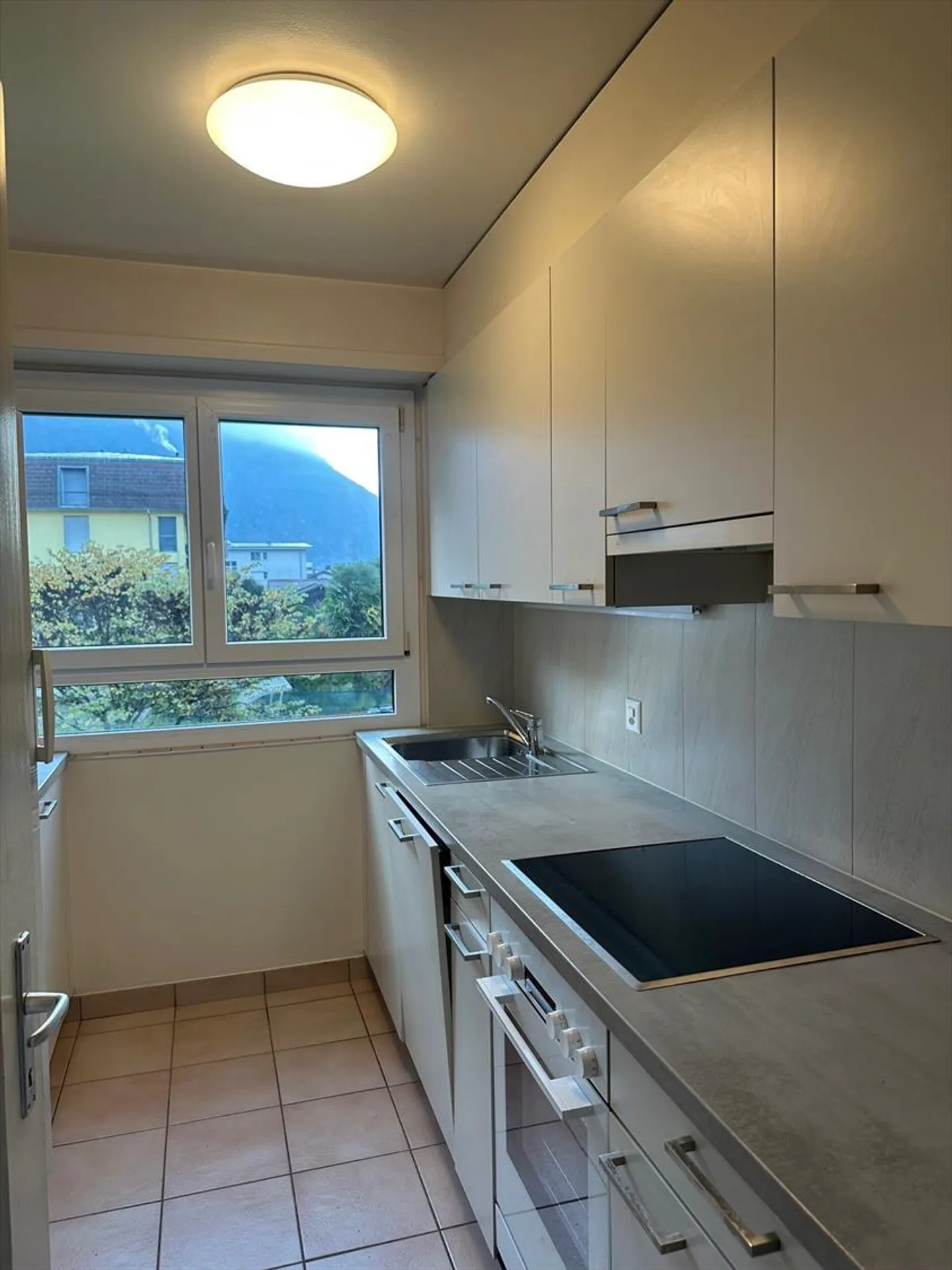 Appartamento di 5.0 stanze al 1° piano - Foto 3 di 6