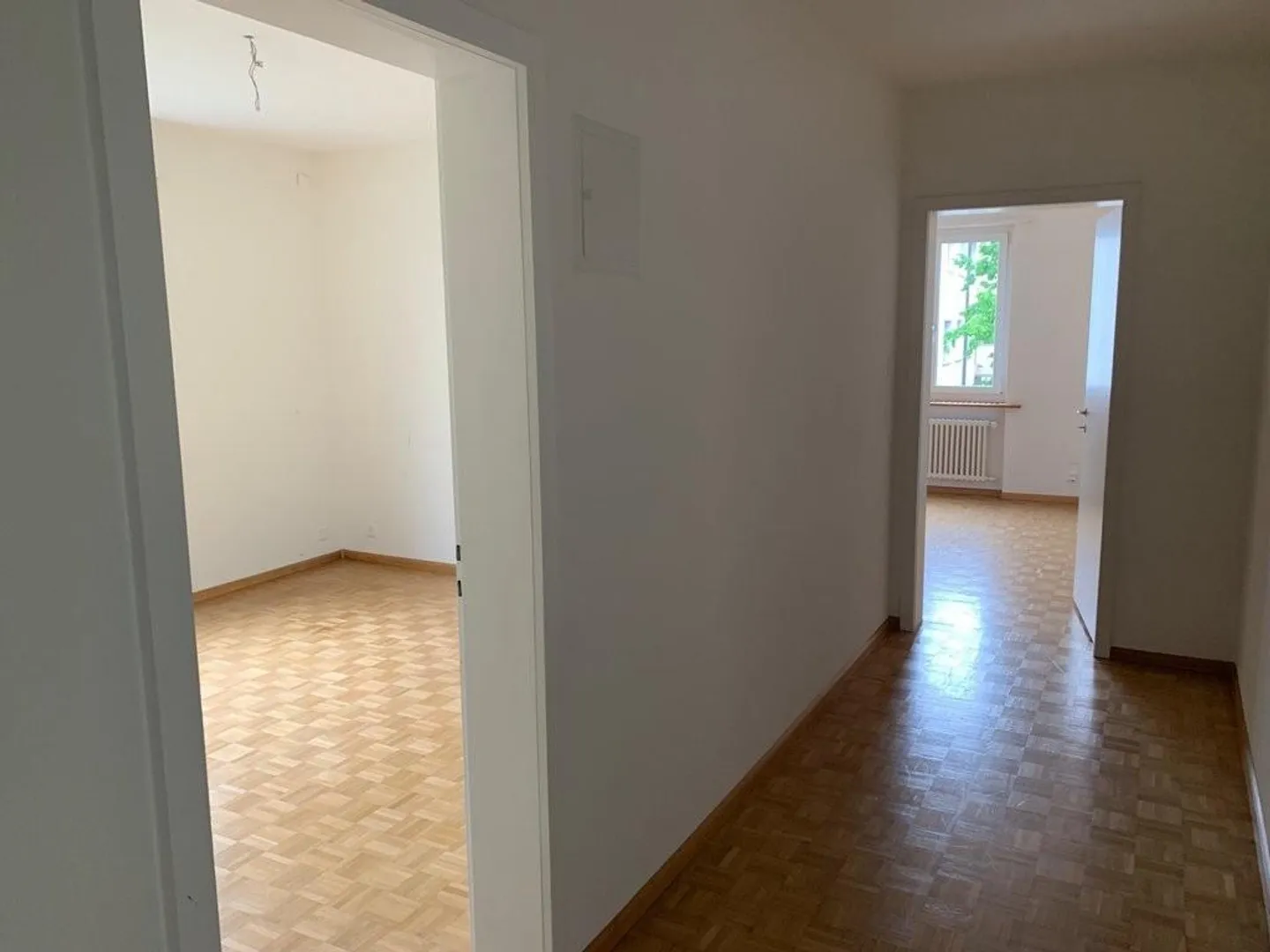 Renovated 2-room apartment in the village center of Riehen - Photo 2 of 5
