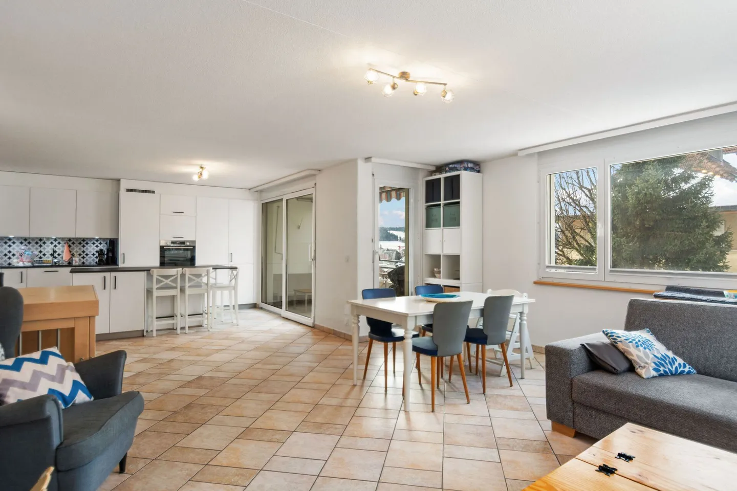 La Chaux-de-Fonds, magnifique appartement de 4.5 pièces avec garage, ascenseur - Photo 3 sur 16