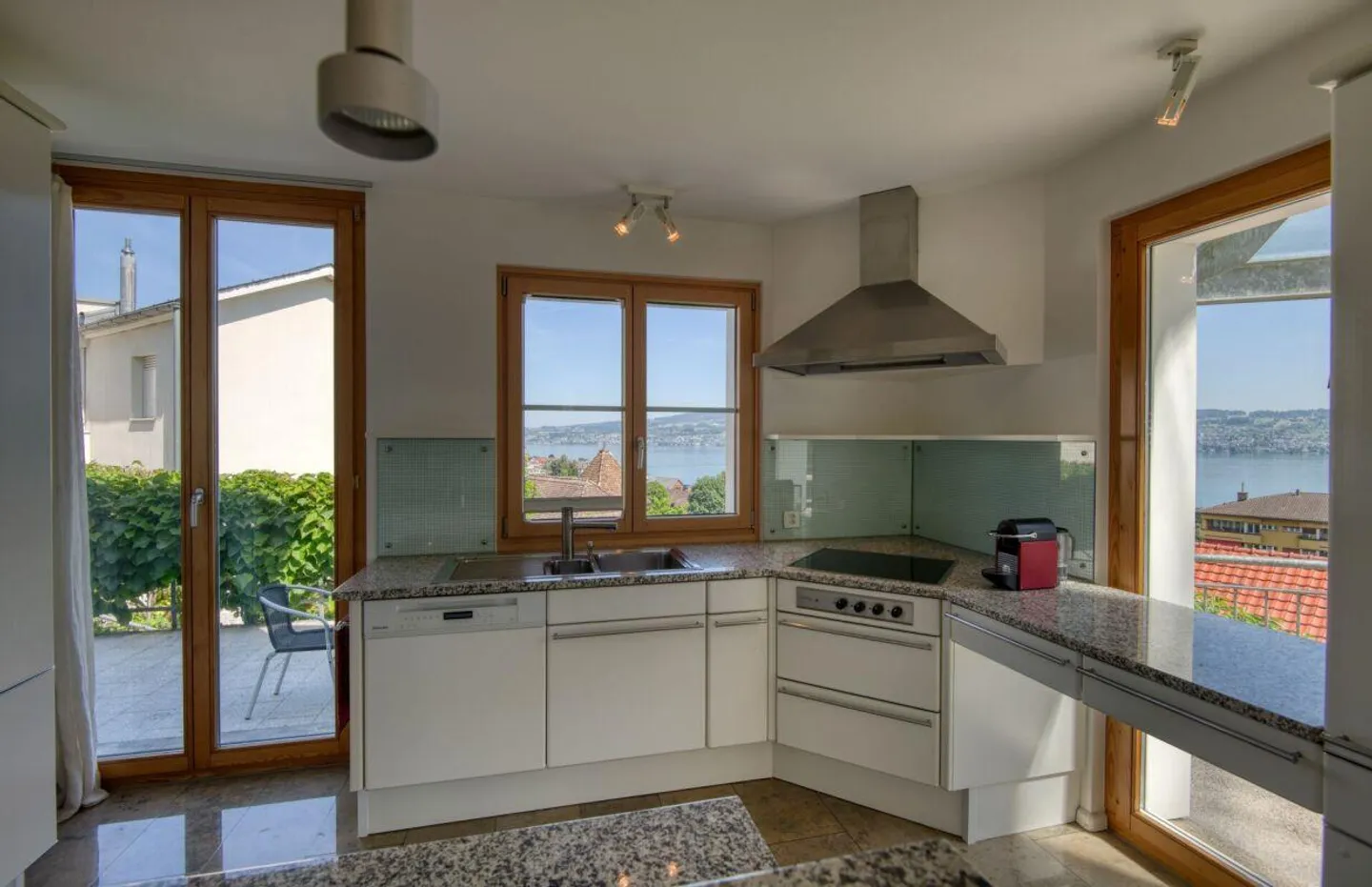 Charmantes Haus mit Seeblick - Foto 4 von 18
