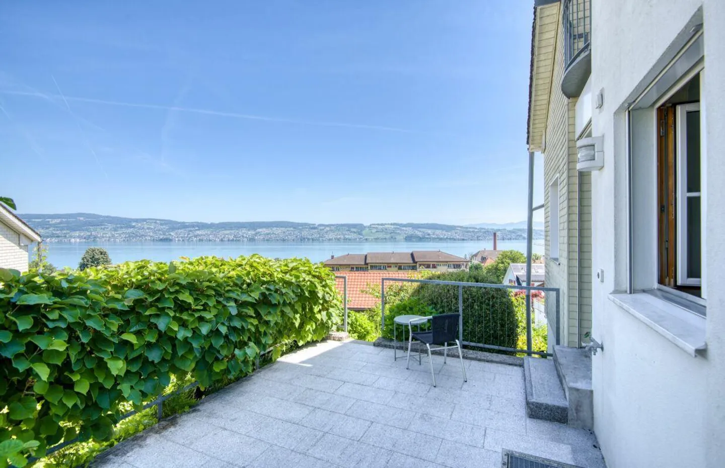 Charmantes Haus mit Seeblick - Foto 2 von 18