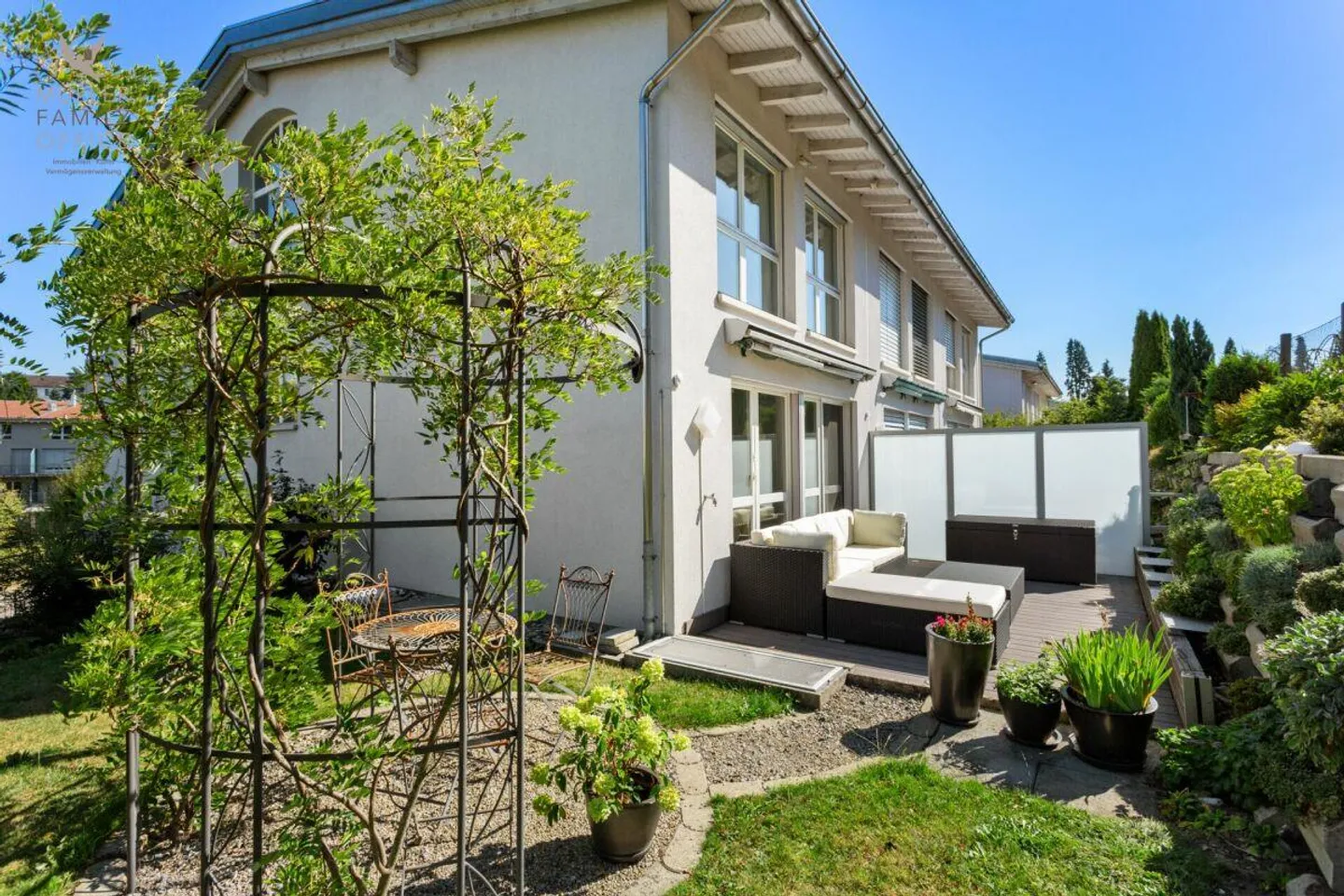 Charming corner terraced house in a quiet and sunny location - Photo 1 of 13