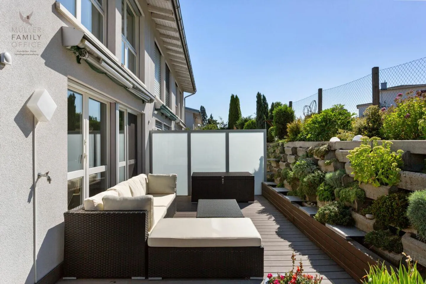 Charming corner terraced house in a quiet and sunny location - Photo 6 of 13