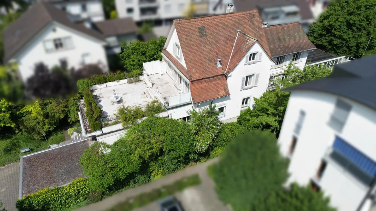 Manoir avec cabinet médical et piscine dans un emplacement privilégié - Photo 1 sur 13