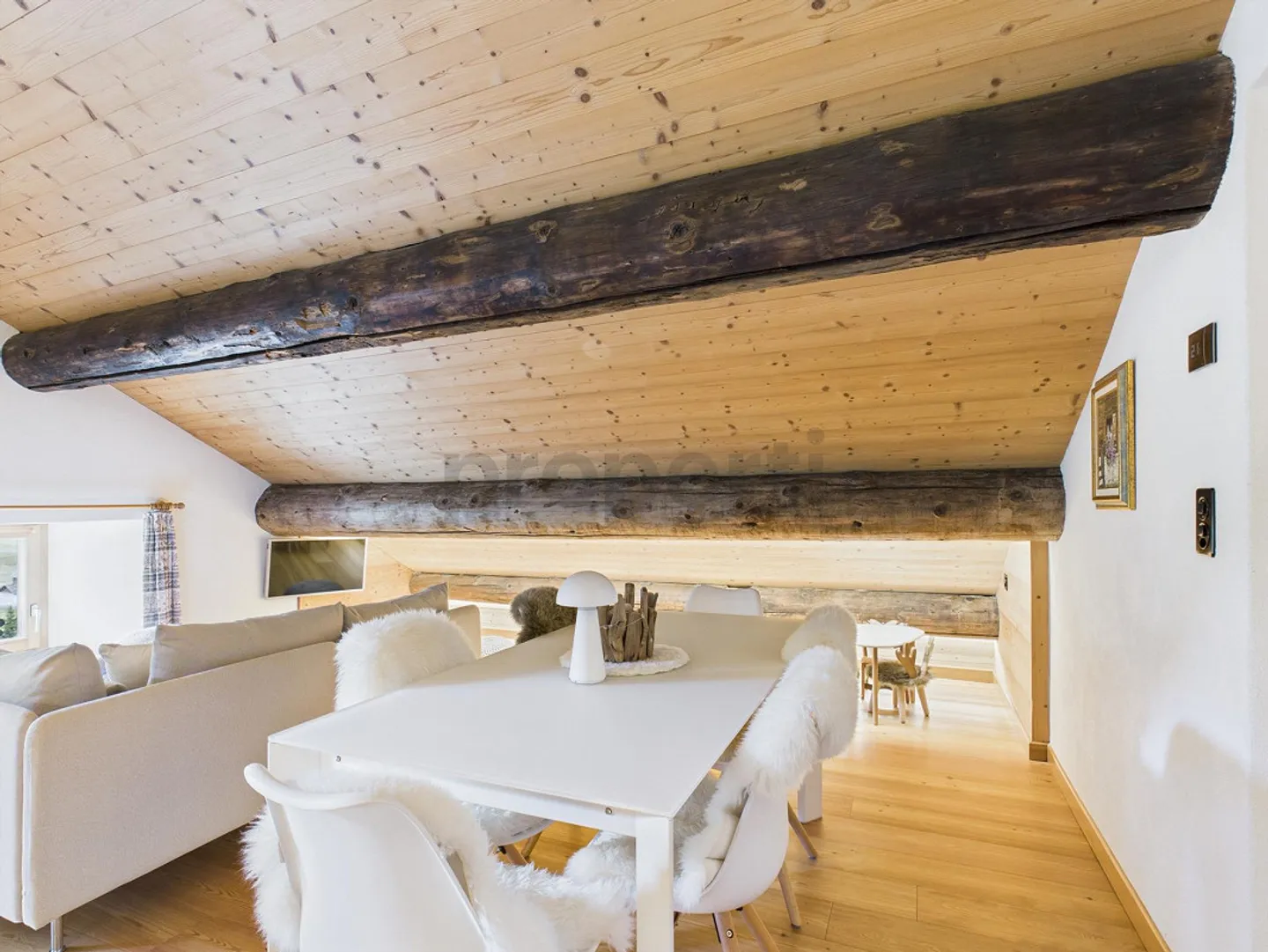 «Tradition trifft Komfort 2.5 Zimmer Zweitwohnung in Nufenen – naturverbunden und doch modern» - Foto 2 von 11