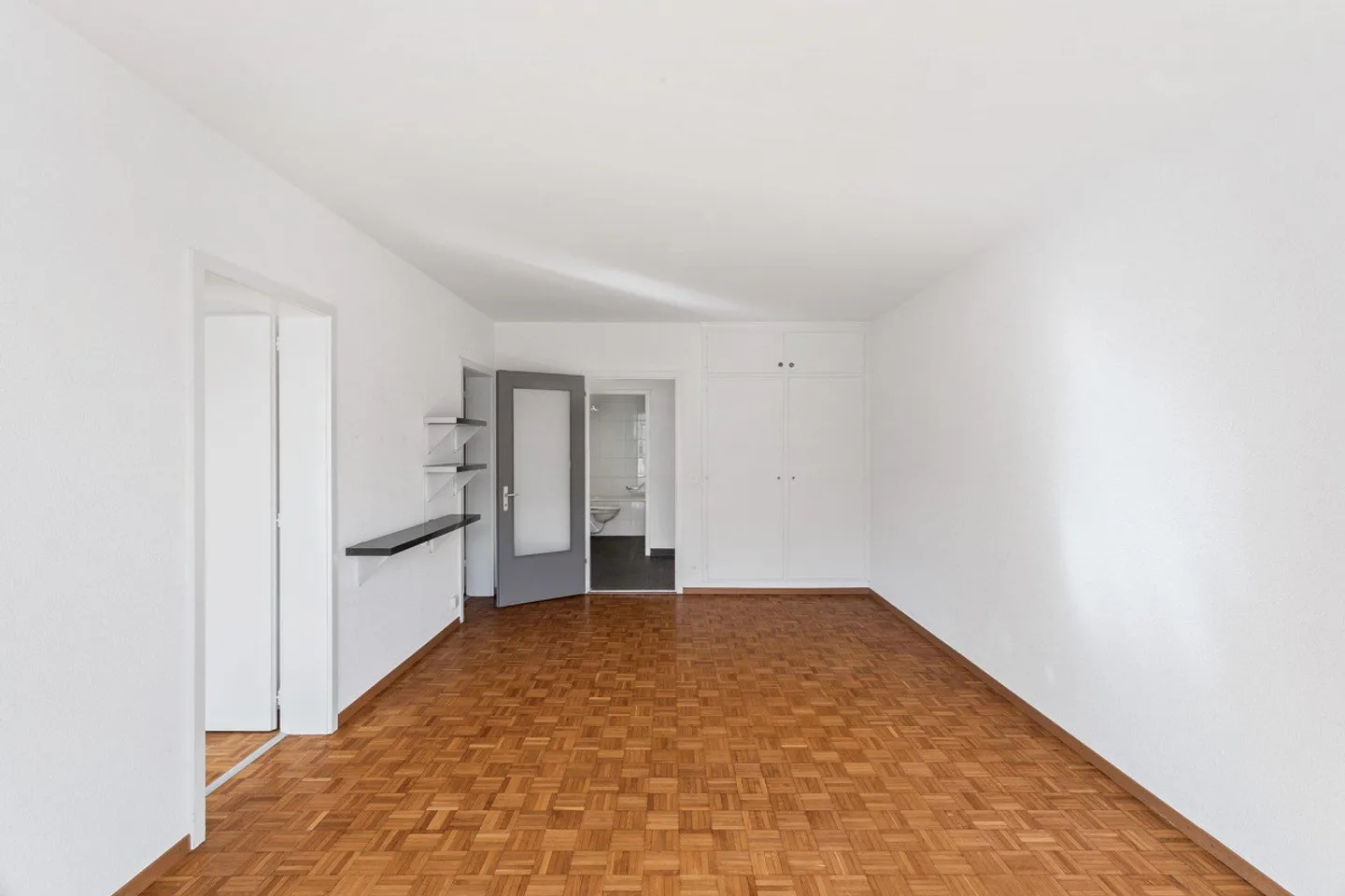 Bel appartement de 3,5 pièces près du centre-ville et de la gare - Photo 2 sur 6