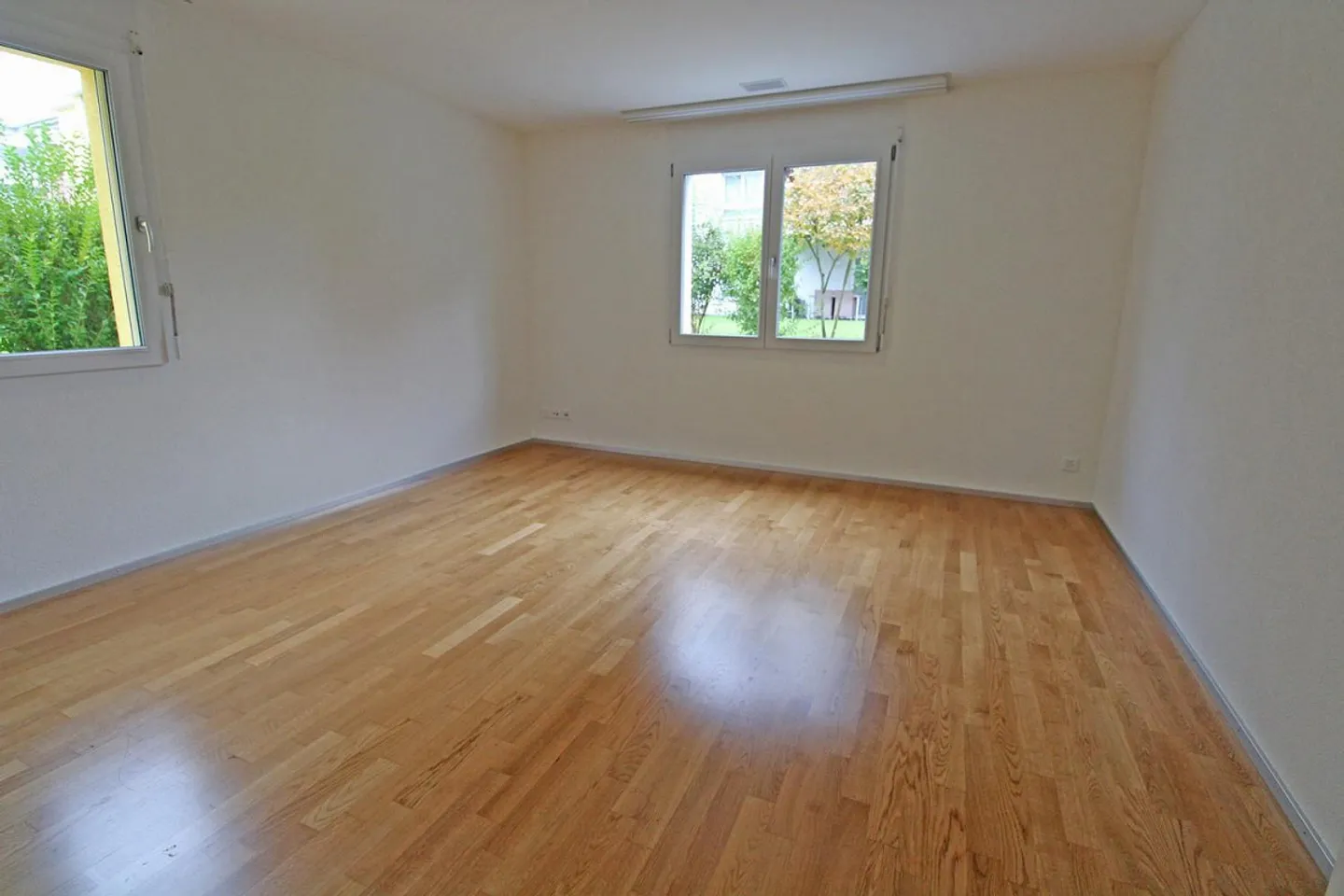 Bellissimo e spazioso appartamento di 3,5 stanze al piano terra in affitto - Foto 4 di 6