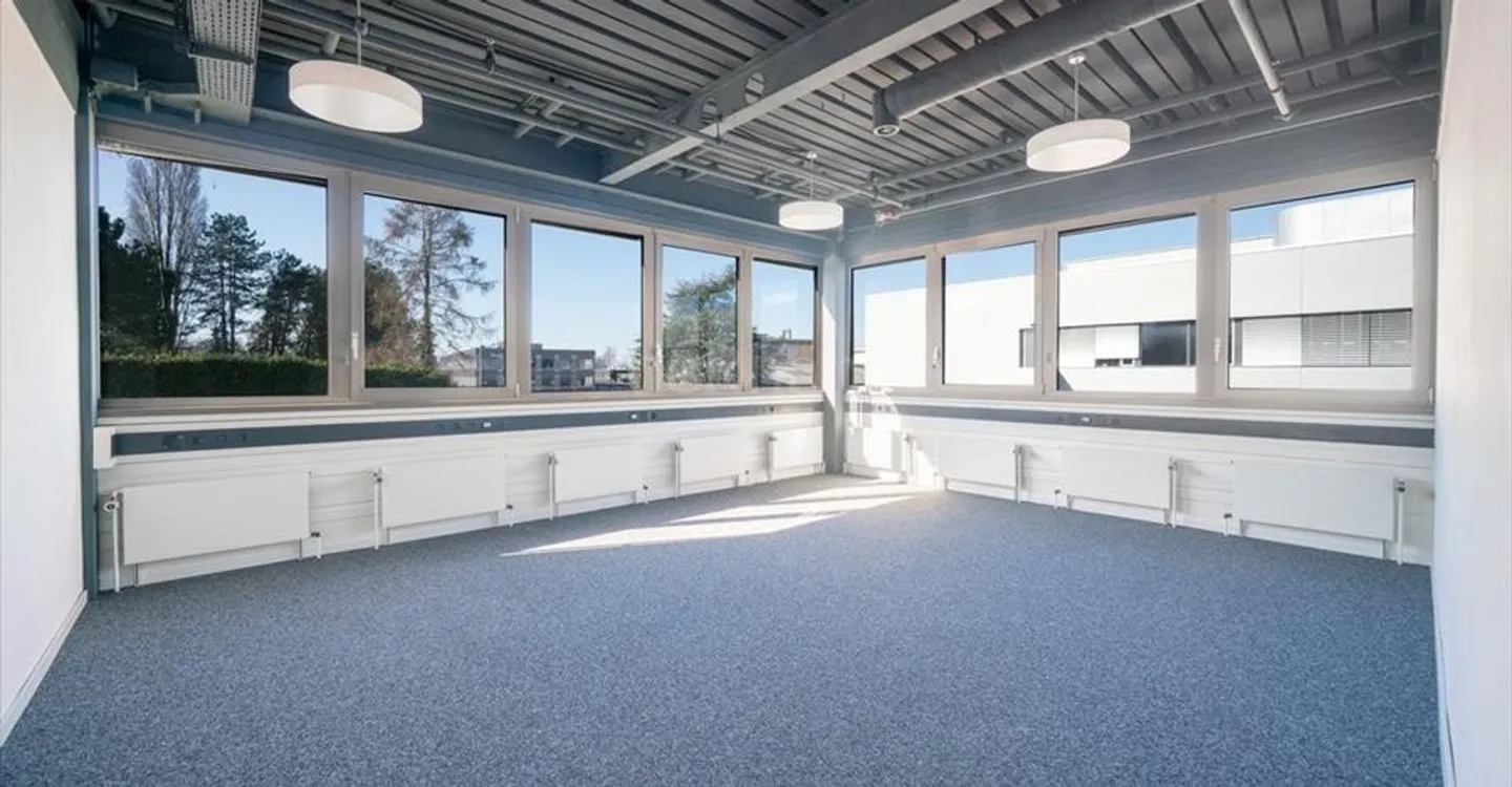 Bureau à louer - Photo 2 sur 11