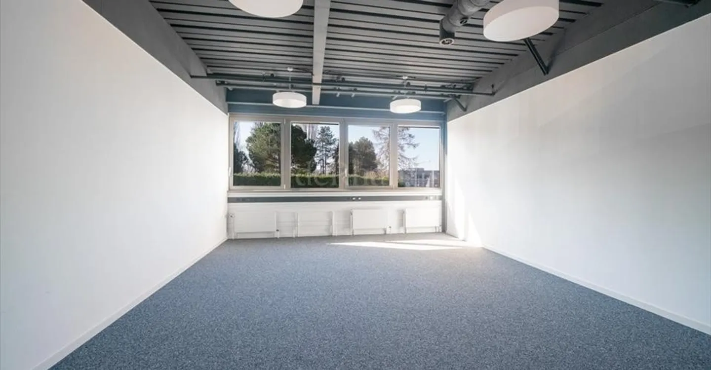 Bureau à louer - Photo 3 sur 11