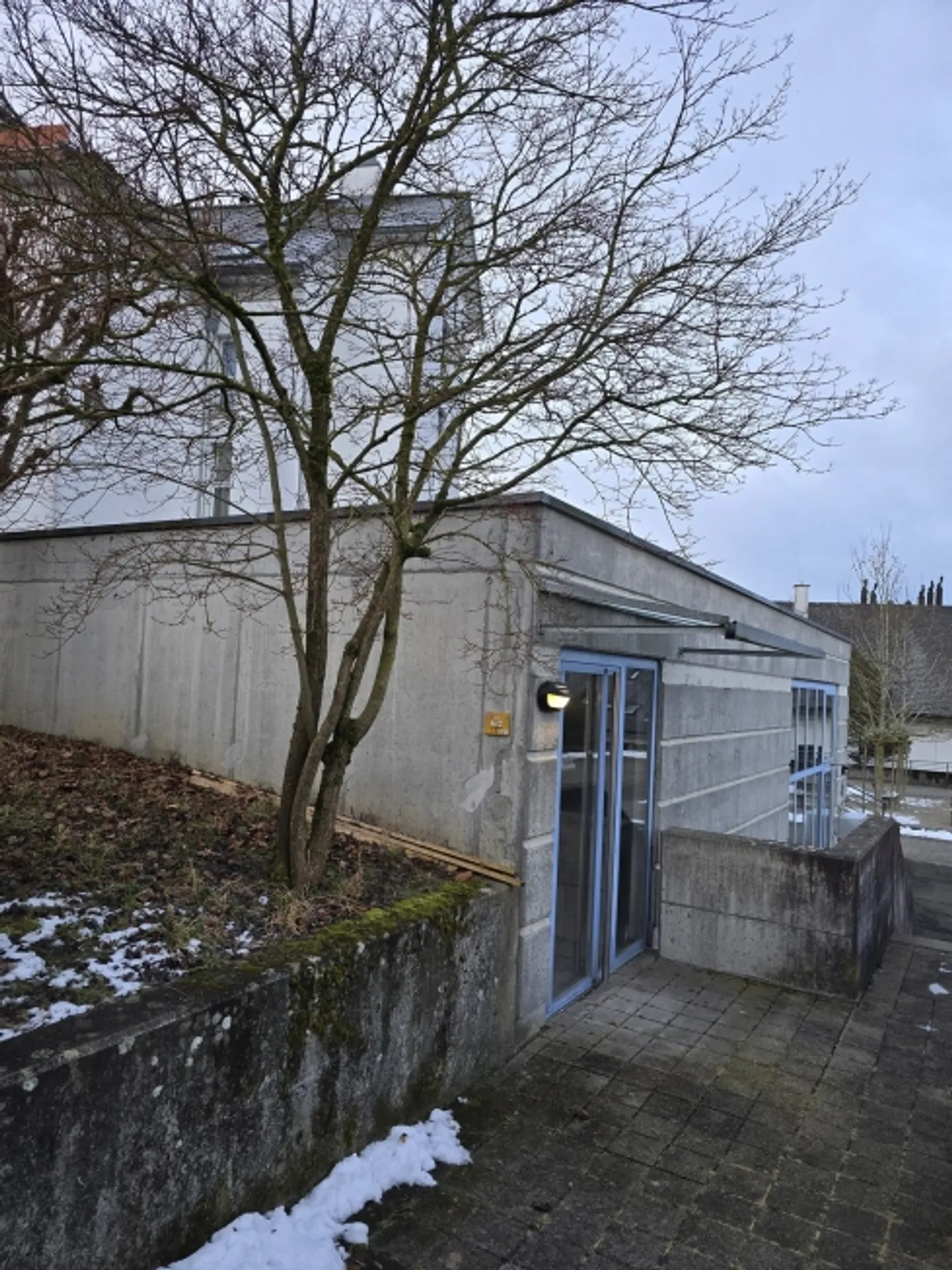 Salle de stockage et de loisirs dans l'industrie silencieuse - Photo 1 sur 3