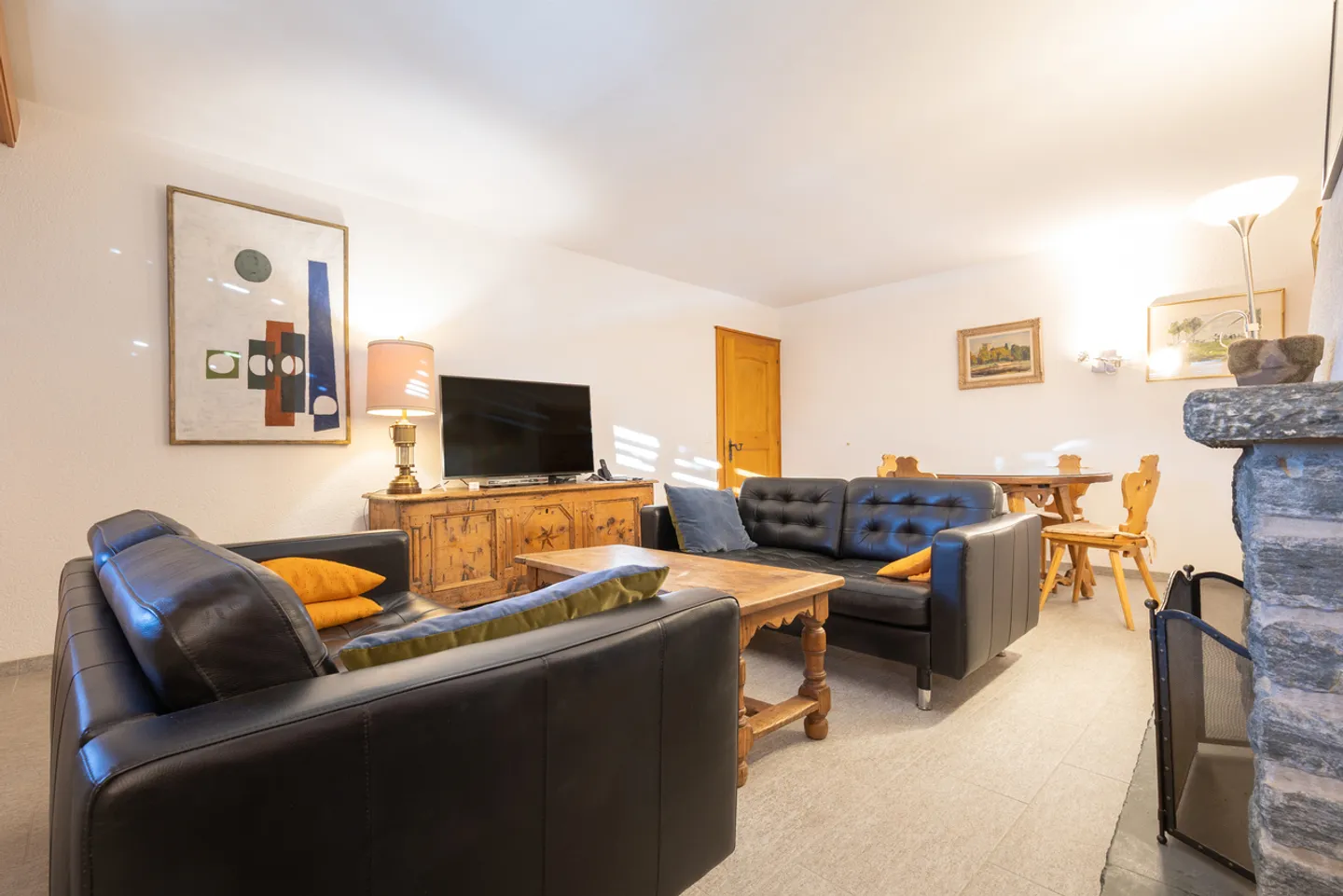LOC 249 - GRANDS PRES PENTHOUSE - Photo 2 of 13