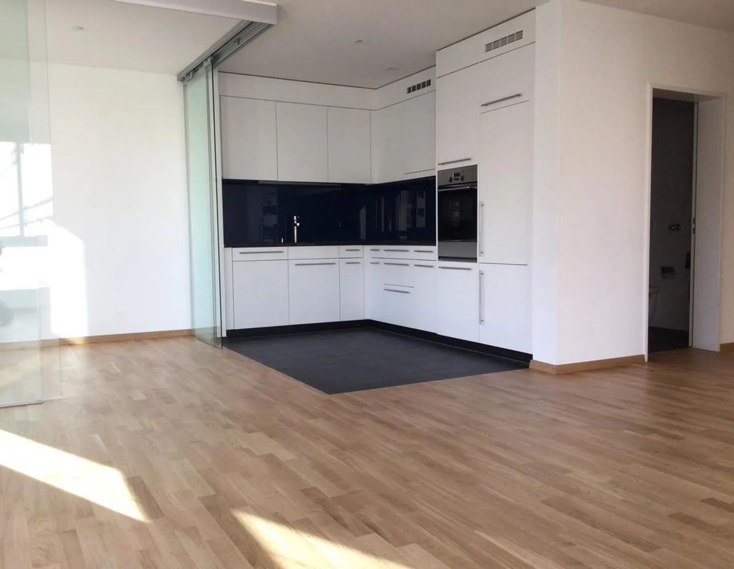 Appartement moderne 3.5 pièces dans un emplacement central - Photo 8 sur 12