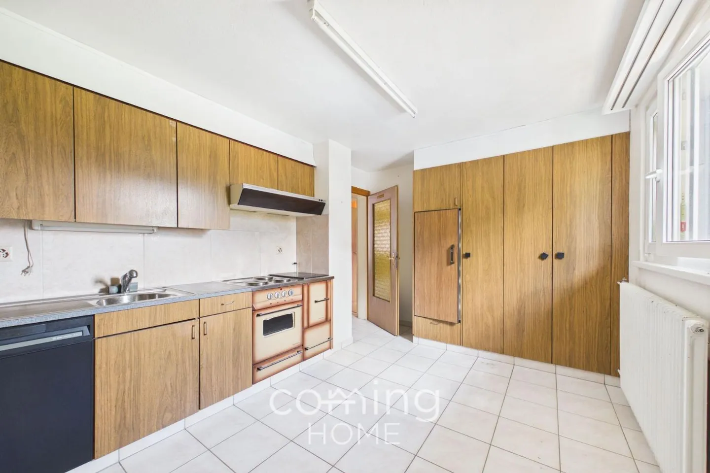 Charming 6-room apartment in Susten in a sunny, quiet location - Photo 1 of 12