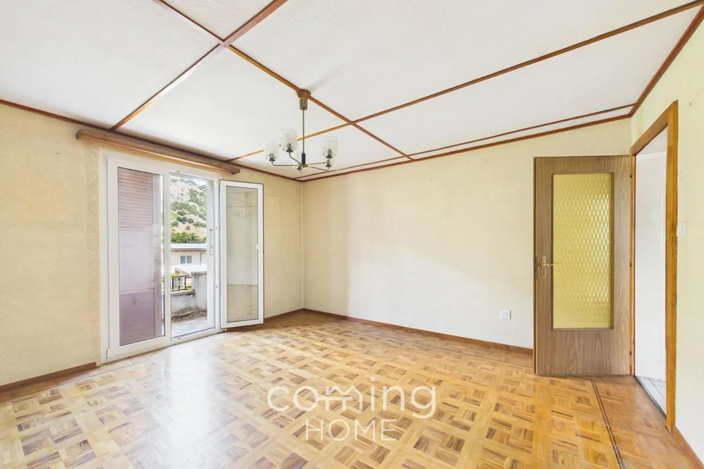 Charming 6-room apartment in Susten in a sunny, quiet location - Photo 2 of 12