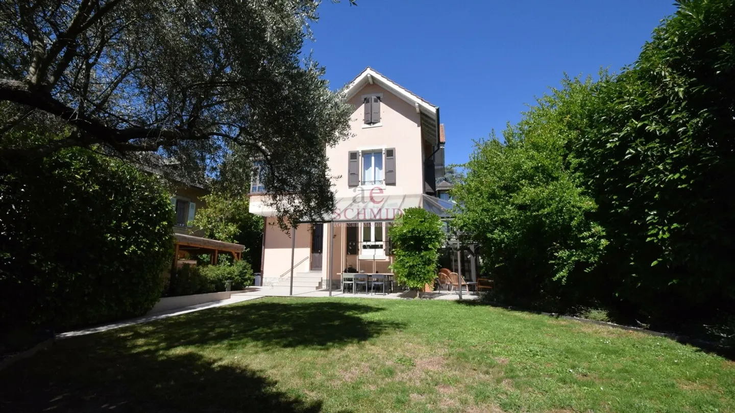 Magnifica villa indipendente a due passi dalla stazione ferroviaria di Eaux-Vives - Foto 2 di 9