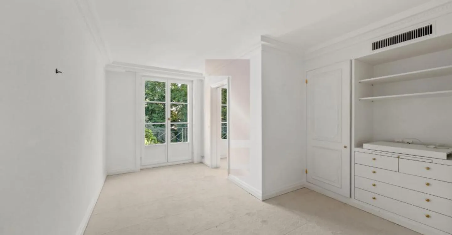 Superb Townhouse with garden - Photo 10 of 13