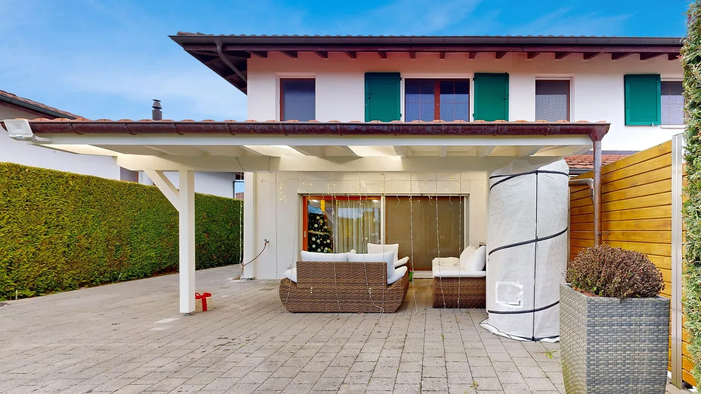Modern single-family house with two parking spaces - Photo 14 of 20