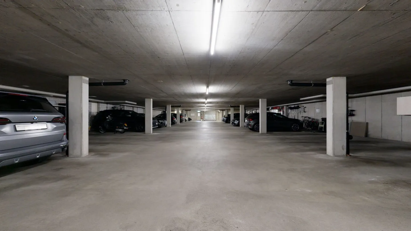 Modern single-family house with two parking spaces - Photo 15 of 20