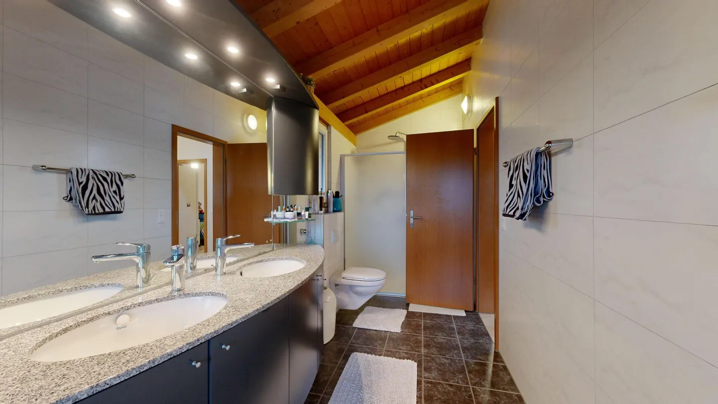 Modern single-family house with two parking spaces - Photo 8 of 20