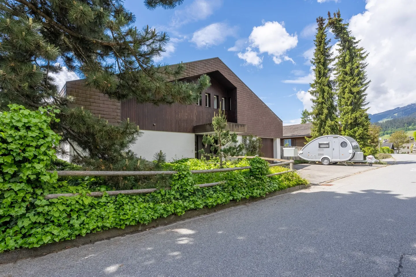 Holiday home with swimming pool in Flims for sale - Photo 29 of 37