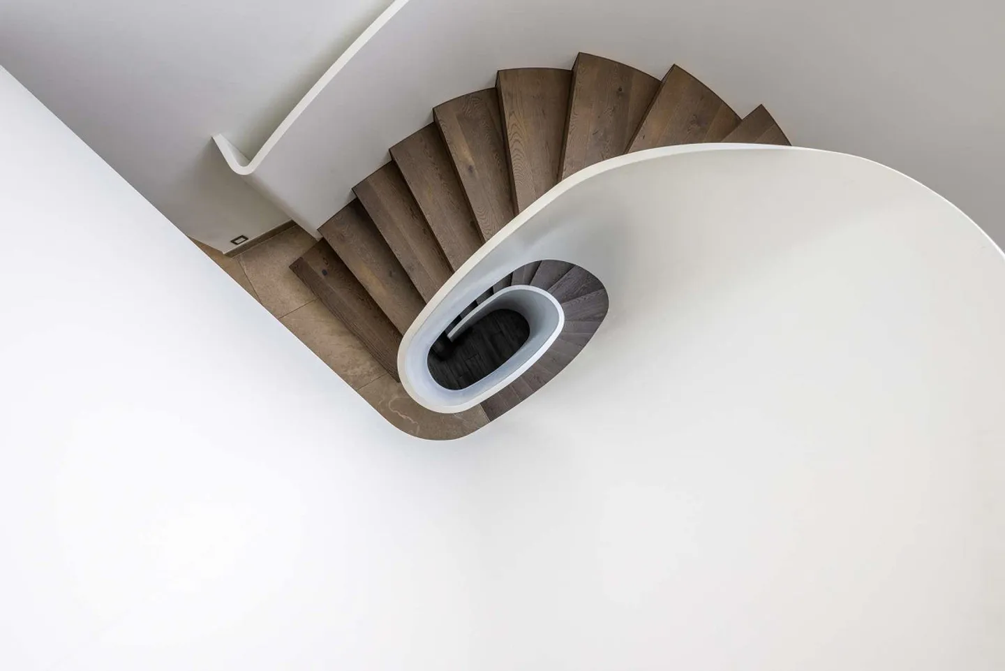 VOTRE REFUGE PRIVÉ D'EXCELLENCE ? Luxueuse villa de 10,5 pièces avec intimité à Zumikon - Photo 7 sur 13
