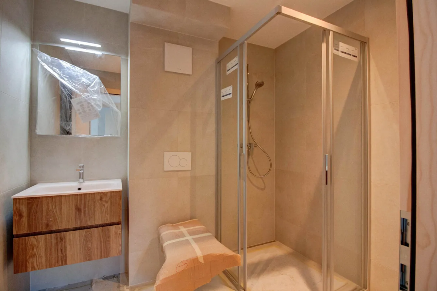 Appartement neuf / charges comprise - Photo 3 sur 7