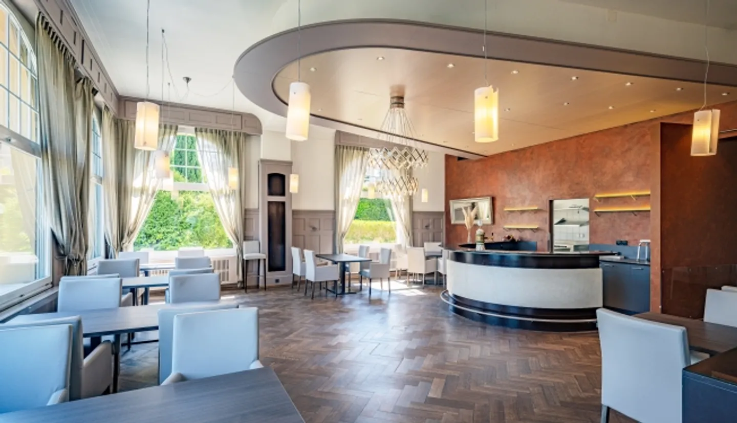 Maestoso sopra il lago di Thun - Parkhotel Oberhofen - Foto 2 di 8