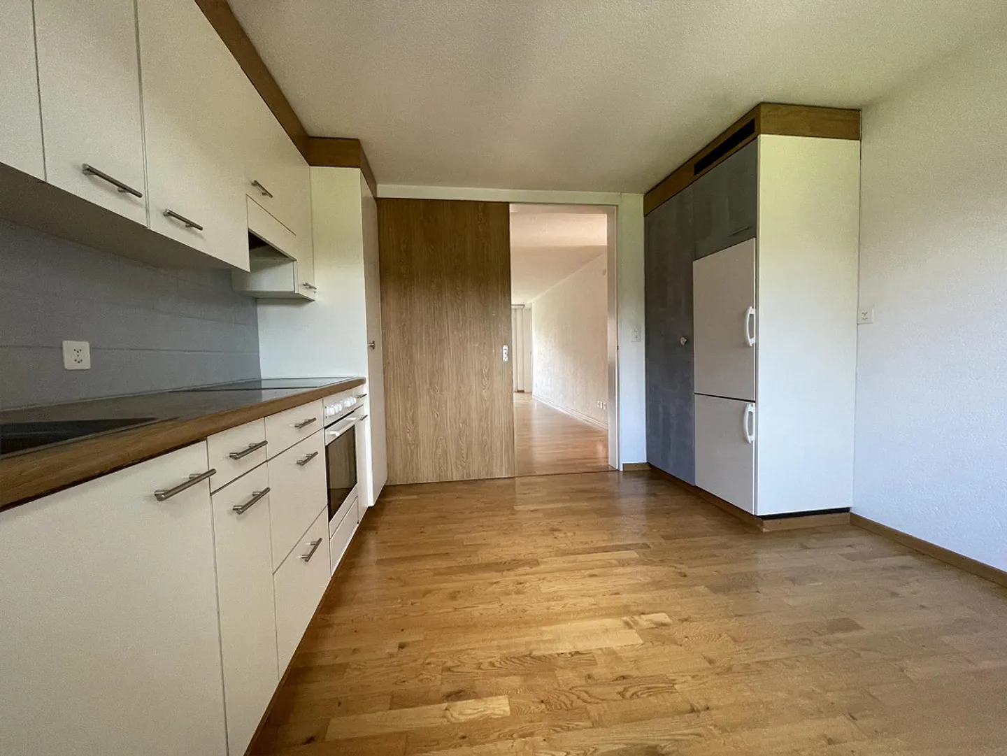 Spacious Family Apartment - Photo 3 of 12