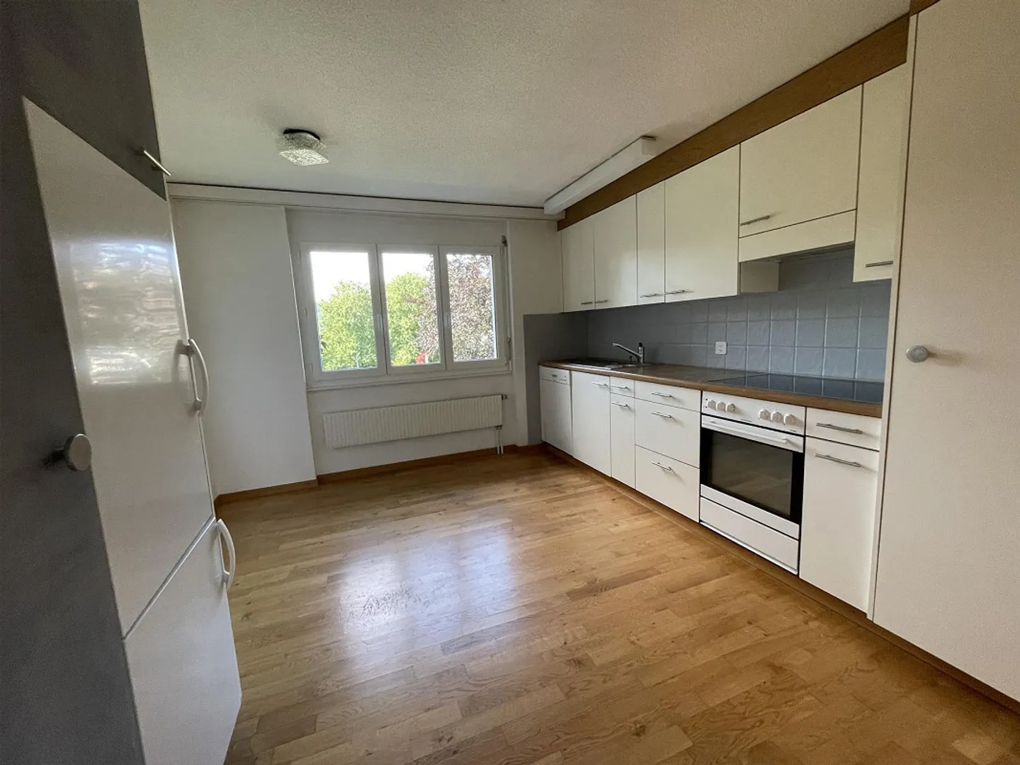 Spacious Family Apartment - Photo 4 of 12