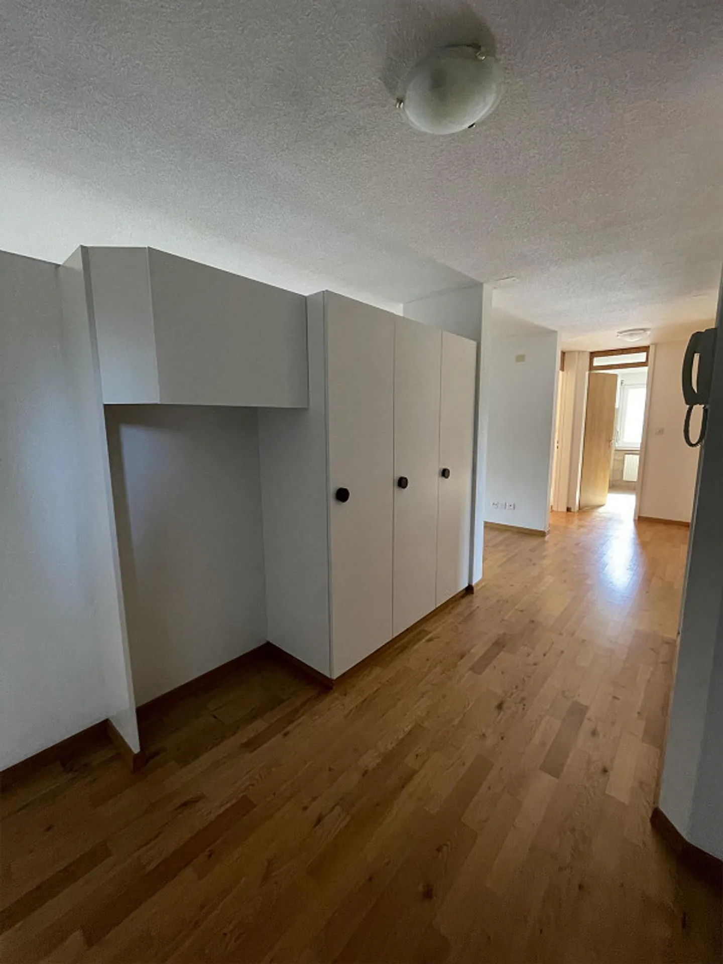 Spacious Family Apartment - Photo 5 of 12