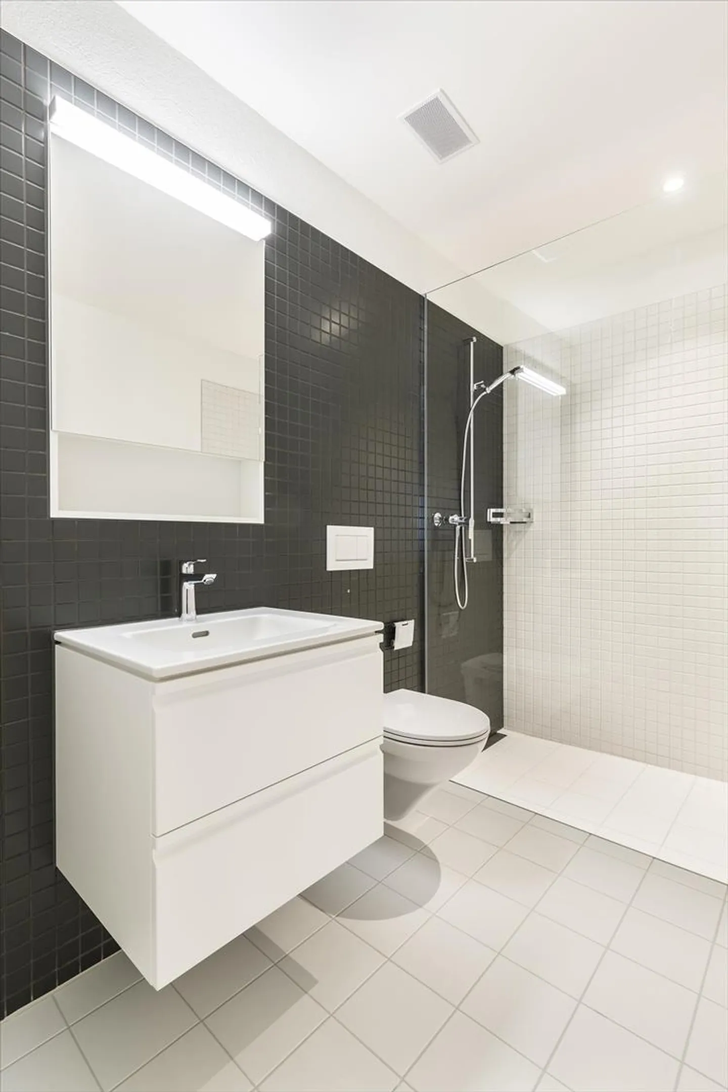 Posizione residenziale unica situata centralmente! - Foto 4 di 7