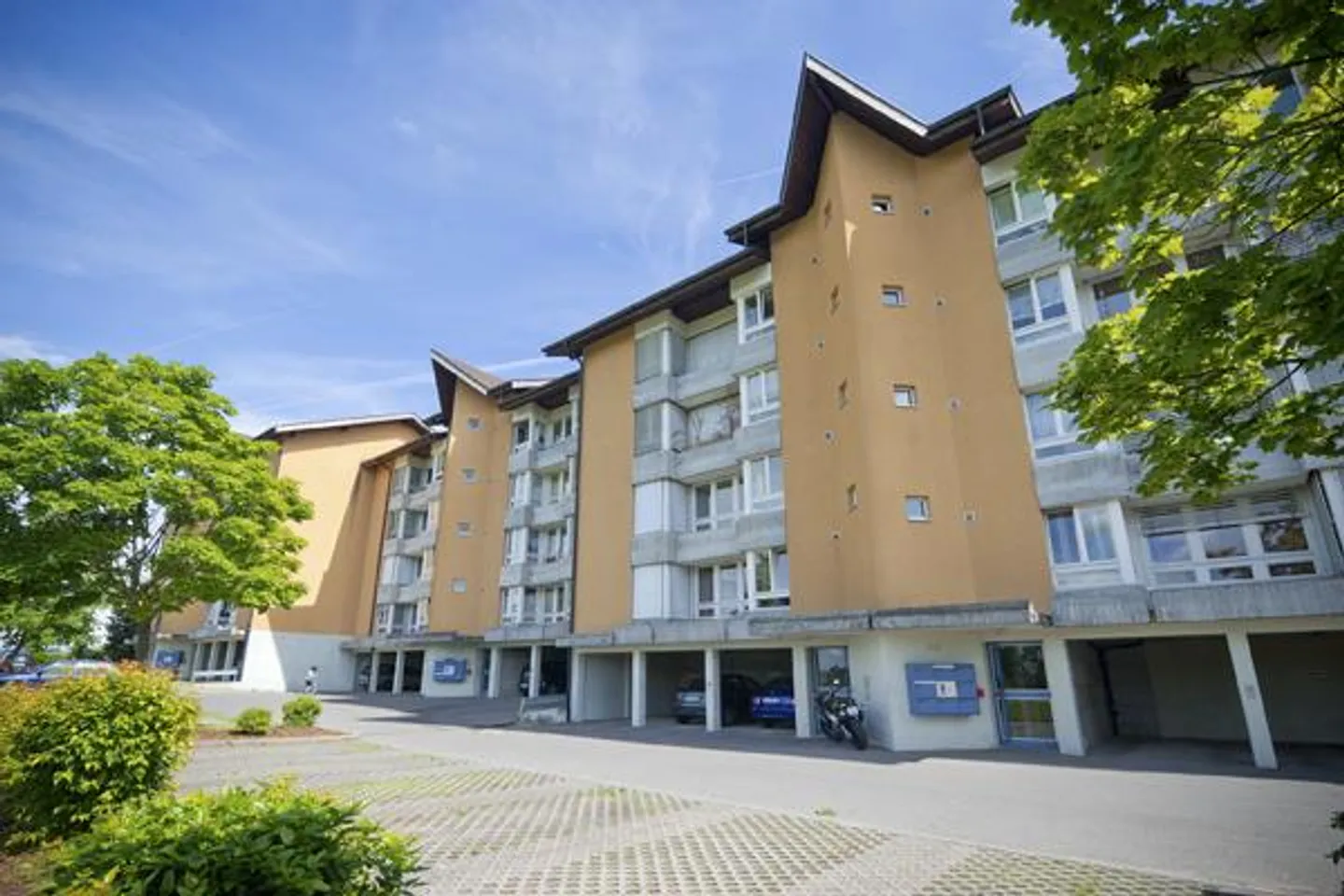 Helle Wohnung mit großem Balkon! - Foto 1 von 11
