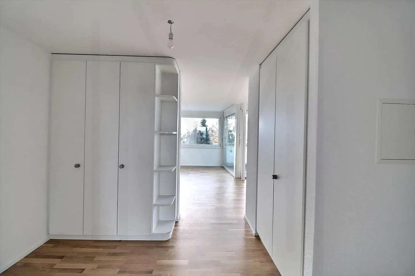 Magnificent 4.5-room penthouse apartment with renovated features and breathtaking views of the Moléson and the city of Bulle! - Photo 11 of 13