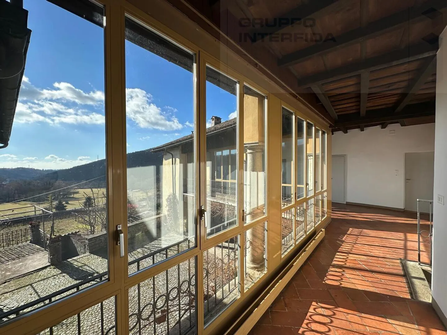 4,5-Zimmer-Wohnung in einem historischen Haus - Foto 4 von 10