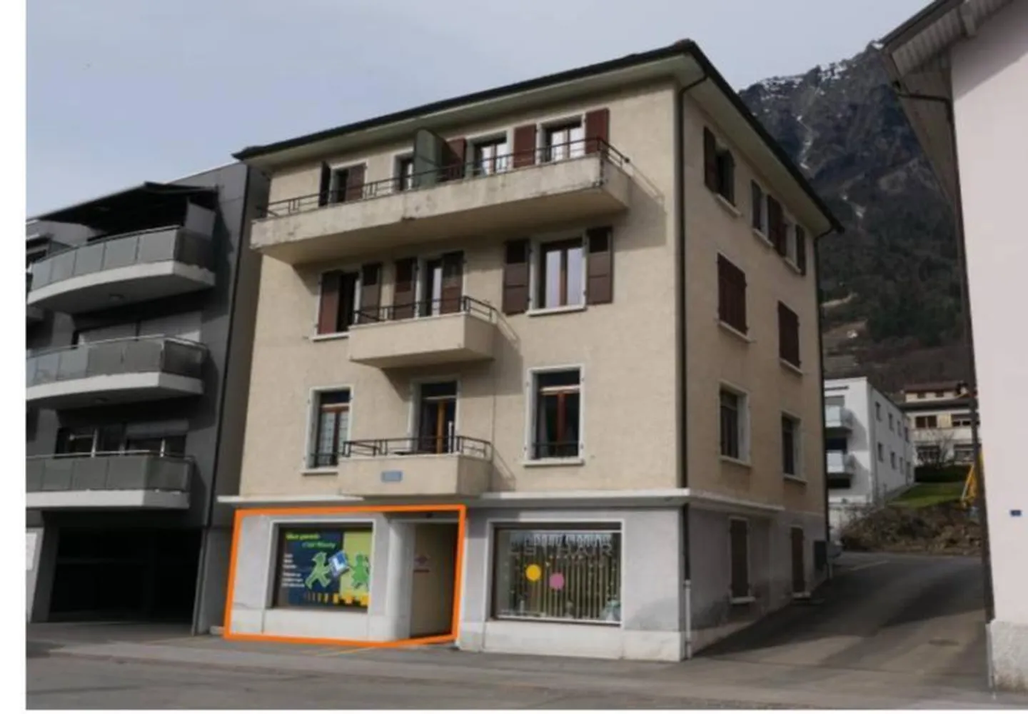 In Vendita Spazio Commerciale - Foto 1 di 5