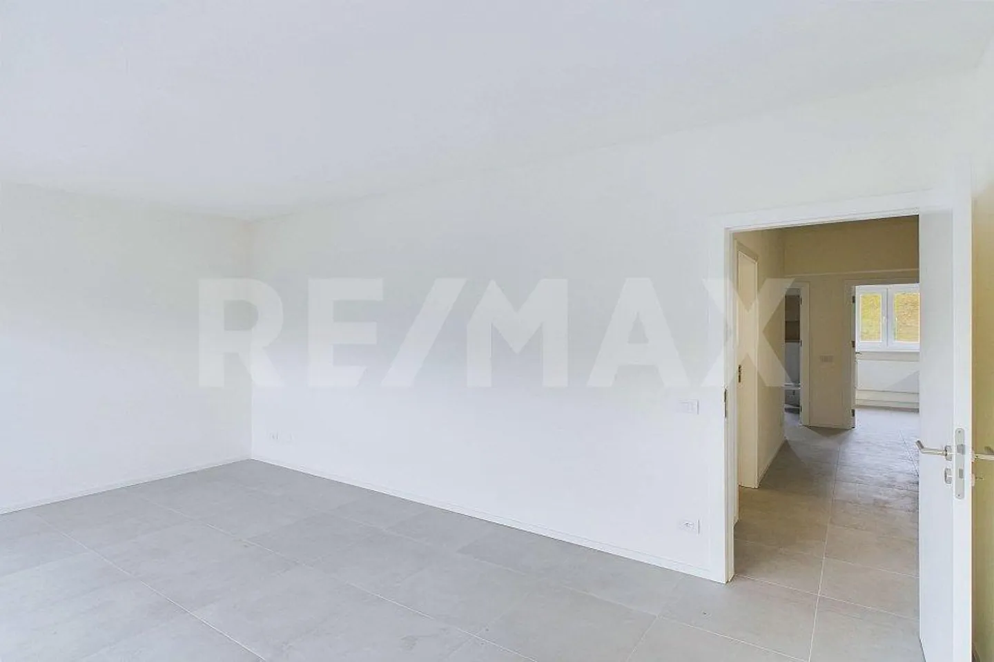 Appartamento in vendita - Foto 11 di 13