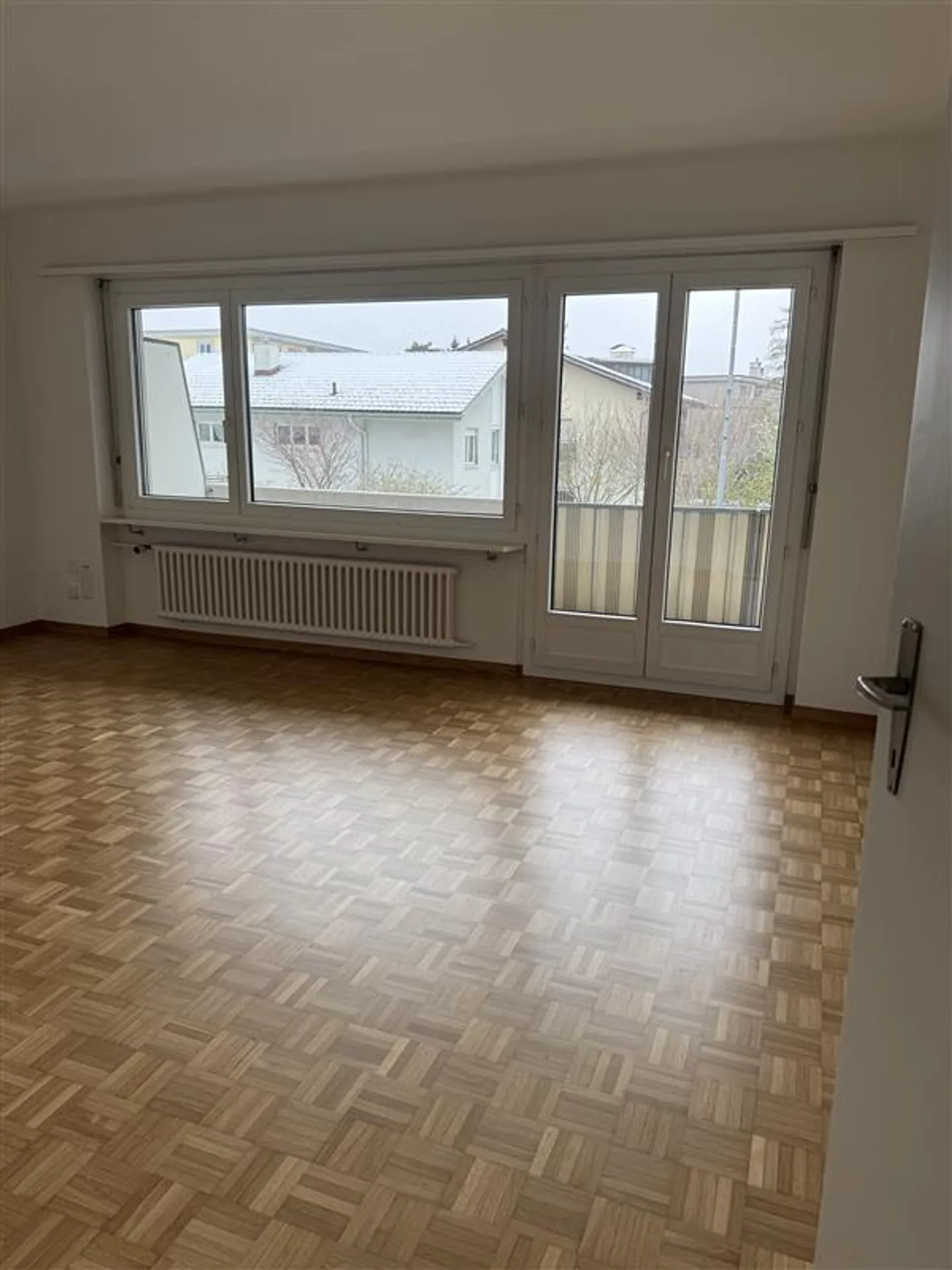 Appartement lumineux de 4,5 pièces avec balcon - Photo 1 sur 7