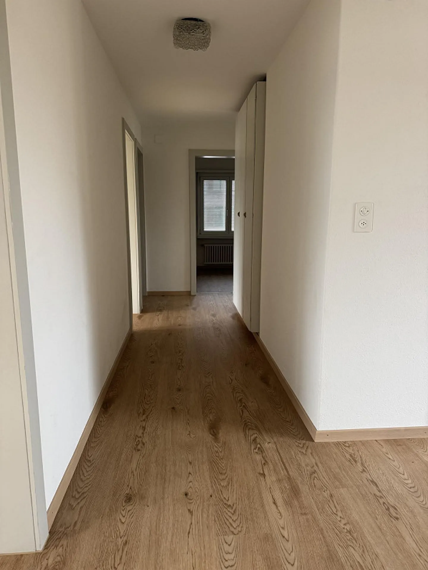 Appartement lumineux de 4,5 pièces avec balcon - Photo 7 sur 7