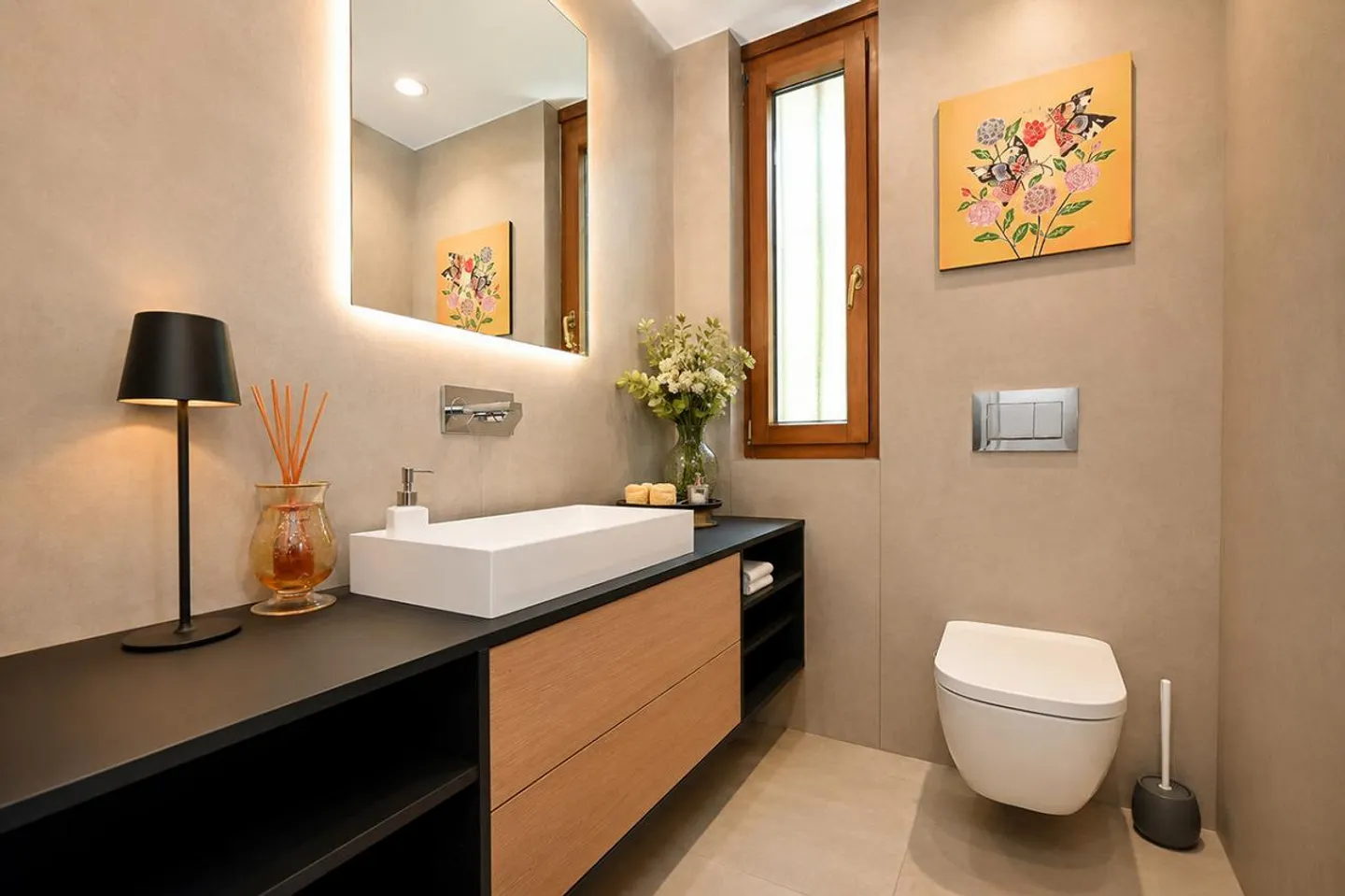 Elegant Villa with Lake View - Photo 16 of 21