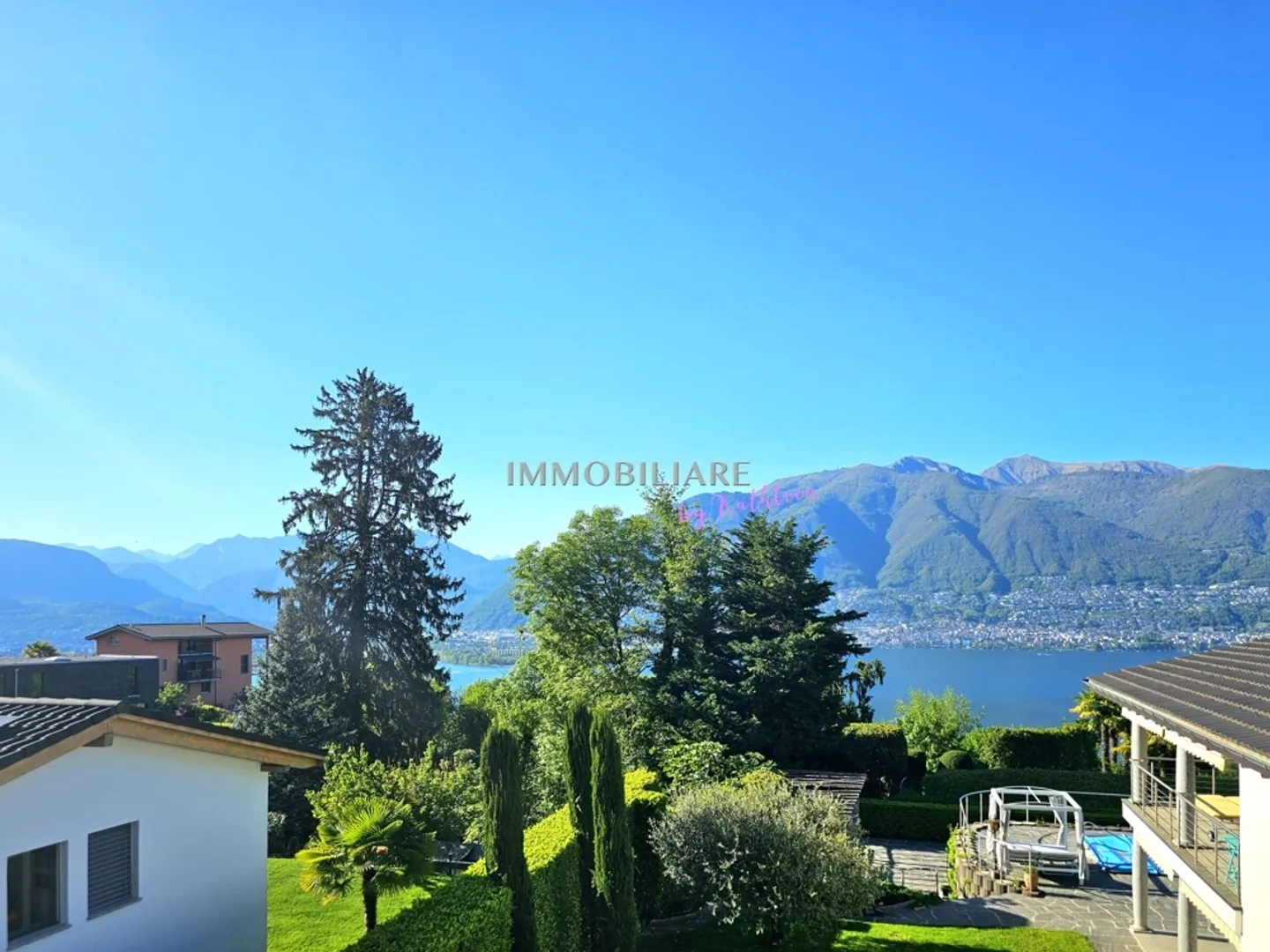 Modern Penthouse with Lake View - Photo 2 of 12