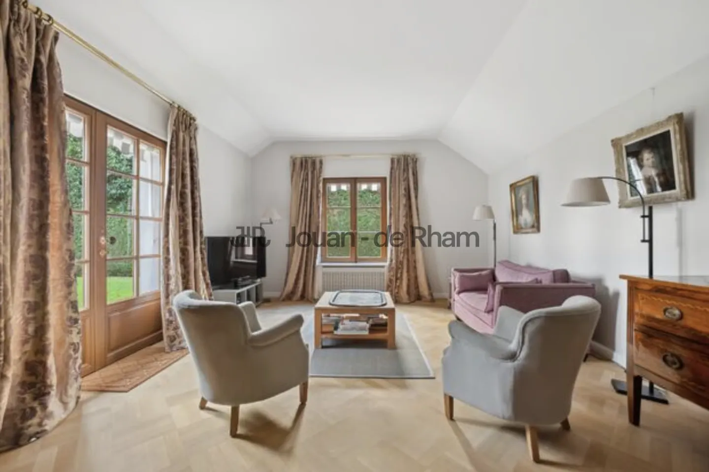 Elegant Vaudoise Villa with Views - Photo 4 of 8