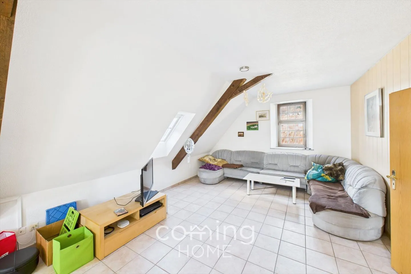 Geräumige 4,5-Zimmer-Dachgeschosswohnung in Oensingen - mit erweiterbarem Dachboden und zusätzlichem Büroraum - Foto 1 von 13